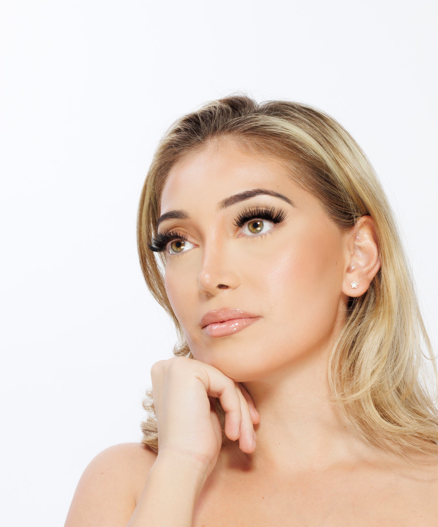 ‘Wispy Volume’ Seam-Lash Clusters